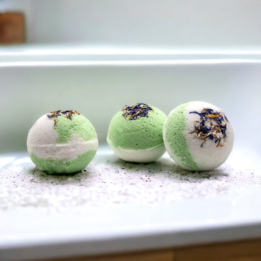 Bombe de bain naturel eucalyptus bath bomb fait a la main handmadeRose d' Olive